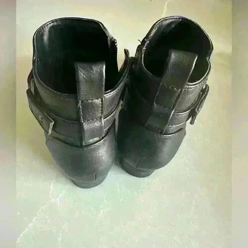 Cute kid's boots from Children place.